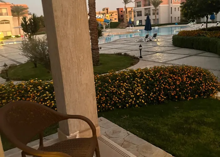 Apartment Modern Cozy In Sunny Village ,prime Location, Aqua Park ,pool Access *