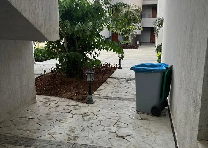 Modern Cozy In Sunny Village ,prime Location, Aqua Park ,pool Access