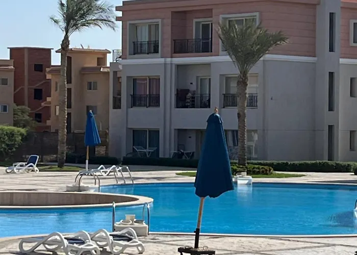 Apartment Modern Cozy In Sunny Village ,prime Location, Aqua Park ,pool Access *