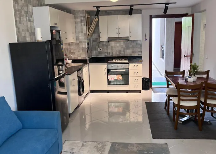 Modern Cozy In Sunny Village ,prime Location, Aqua Park ,pool Access Apartment