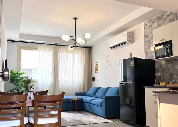 Apartment Modern Cozy In Sunny Village ,prime Location, Aqua Park ,pool Access