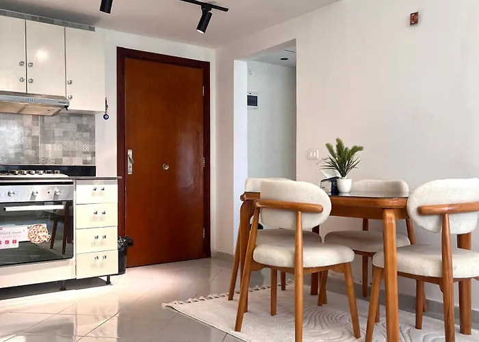 Modern Cozy In Sunny Village ,prime Location, Aqua Park ,pool Access Apartment *